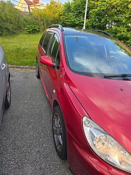 Peugeot 307 SW 4 of 7