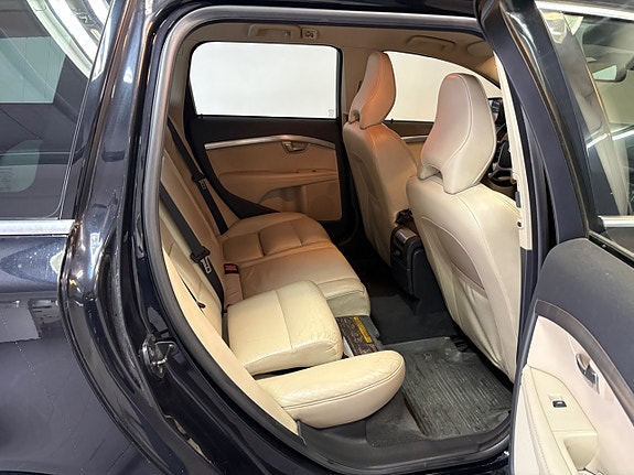 Volvo V70 12 of 18