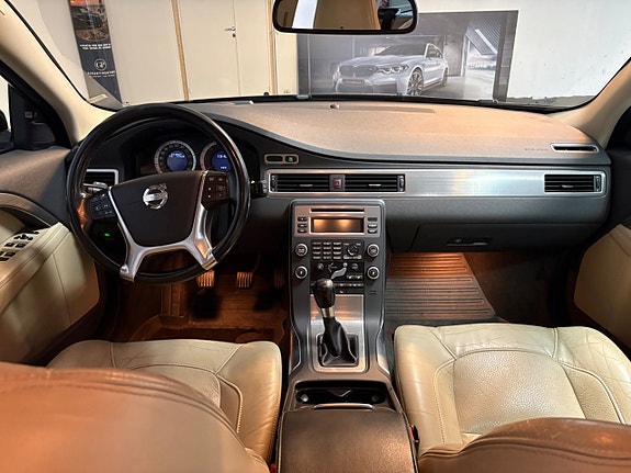 Volvo V70 10 of 18