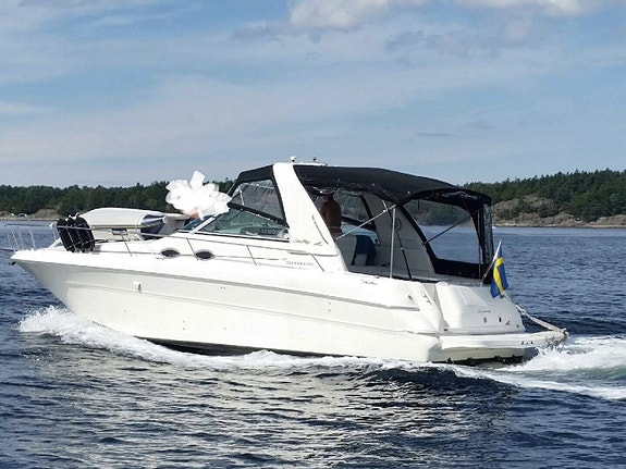 Sea Ray Sundancer 310 - perfekt familjebåt med bra planlösning 2 of 10