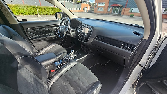 Mitsubishi Outlander 16 of 17