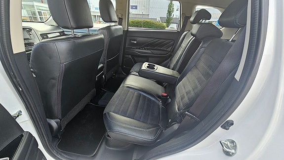 Mitsubishi Outlander 12 of 17