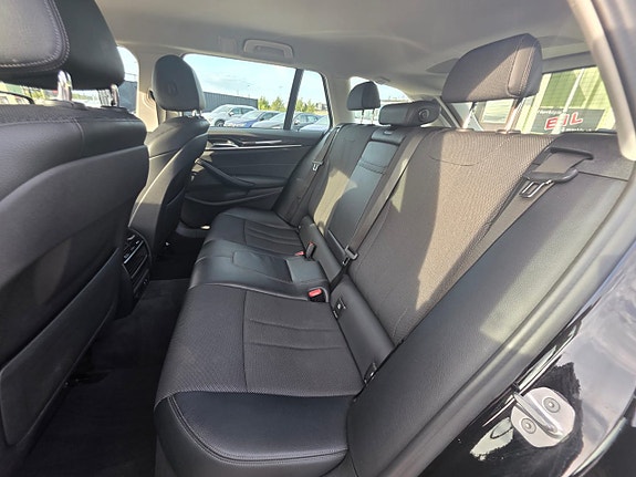 BMW 520d 12 of 16