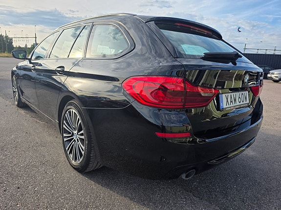 BMW 520d 2 of 16