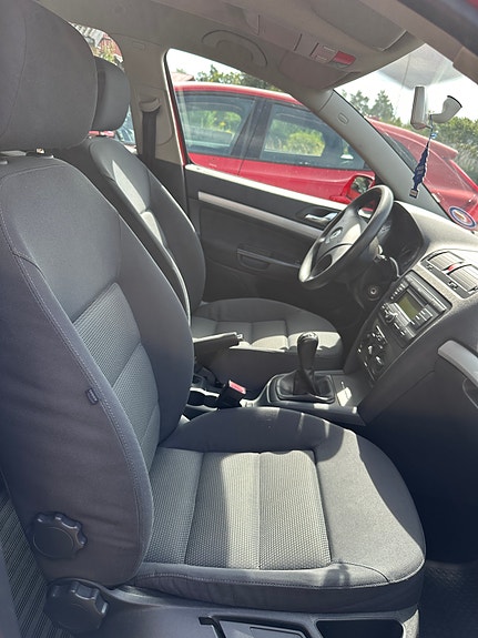 Skoda Octavia 3 of 8