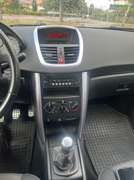 Peugeot 207 CC 5 of 7
