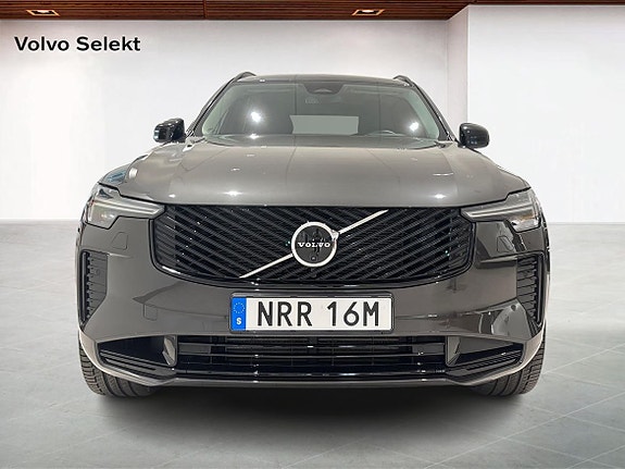 Volvo XC90 8 of 14