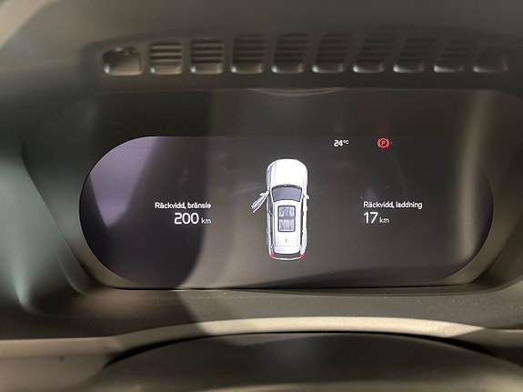 Volvo XC90 11 of 14