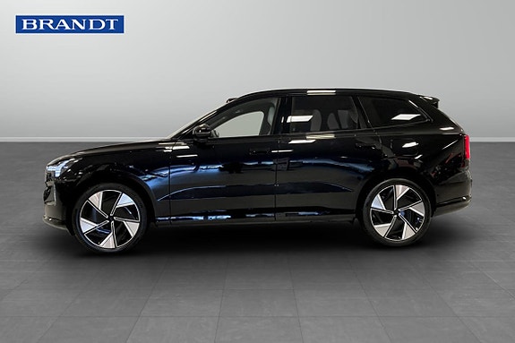 Volvo EX90 3 of 9