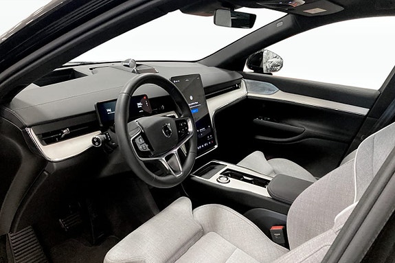 Volvo EX90 5 of 9