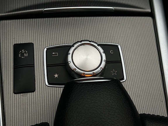 Mercedes-Benz E250 30 of 30