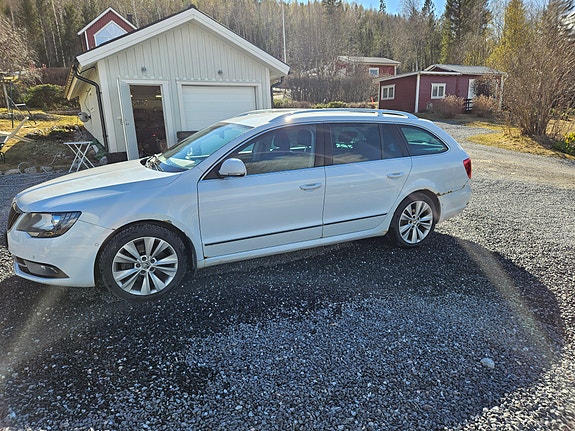 Skoda Superb 3 of 4