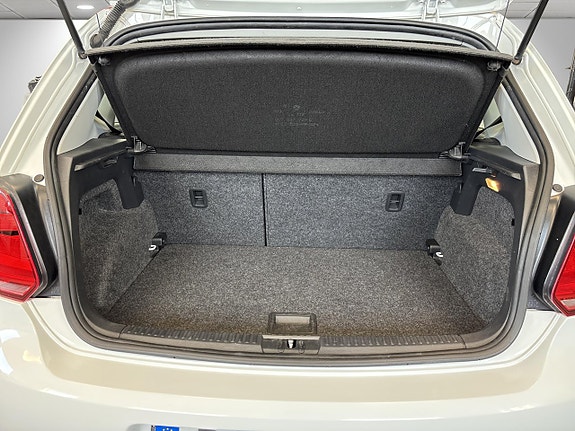 Volkswagen Polo 13 of 19
