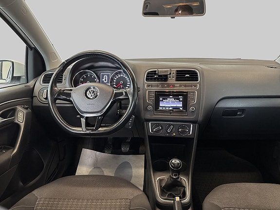 Volkswagen Polo 10 of 19