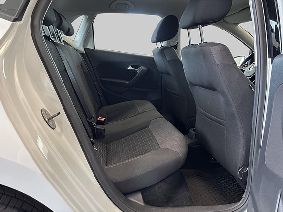 Volkswagen Polo 15 of 19