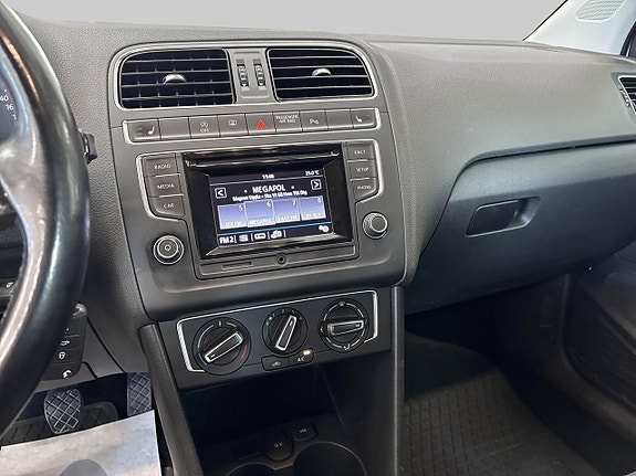 Volkswagen Polo 11 of 19