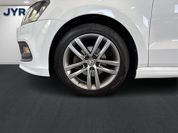 Volkswagen Polo 14 of 19