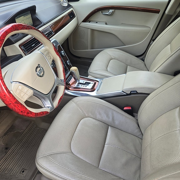 Volvo XC70 5 of 8