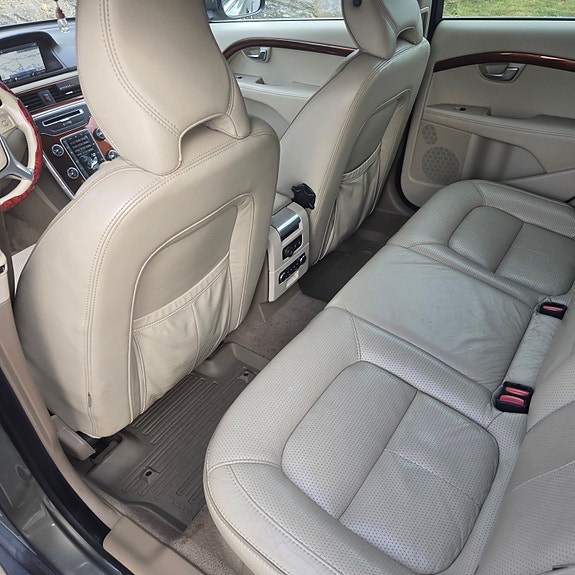 Volvo XC70 6 of 8
