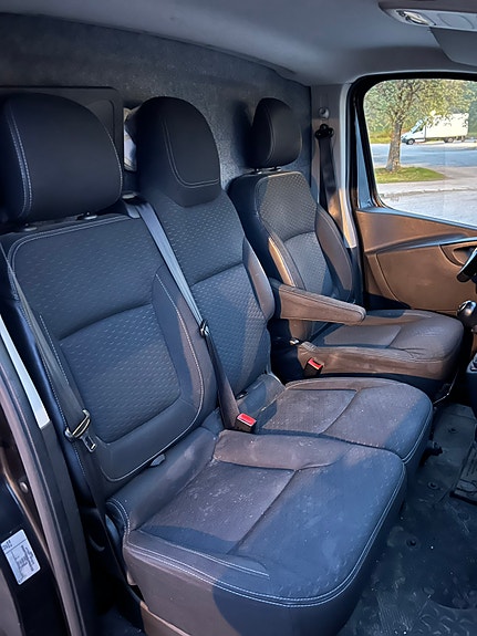 Opel Vivaro 28 of 30