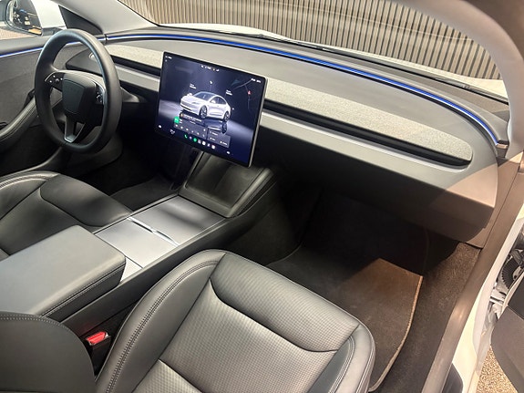 Tesla Model 3 9 of 20