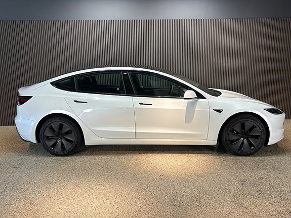 Tesla Model 3 7 of 20