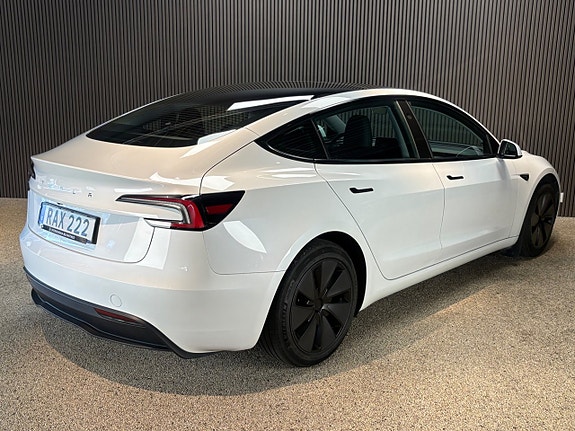 Tesla Model 3 6 of 20