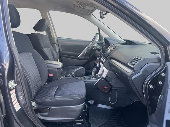Subaru Forester 4 of 10