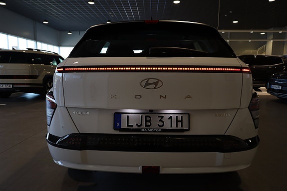 Hyundai Kona 9 of 30