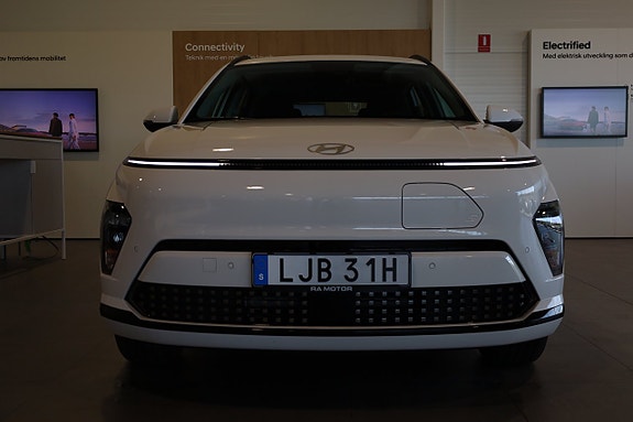 Hyundai Kona 8 of 30