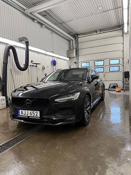 Volvo V90 2 of 8