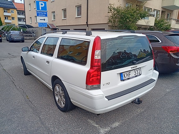 Volvo V70 4 of 8