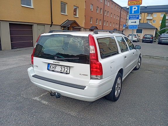 Volvo V70 6 of 8