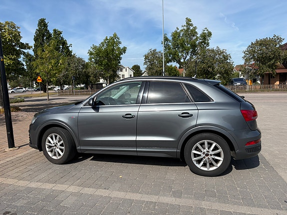 Audi Q3 3 of 19