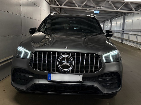 Mercedes-Benz GLE300 d 2 of 15