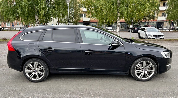 Volvo V60 5 of 8