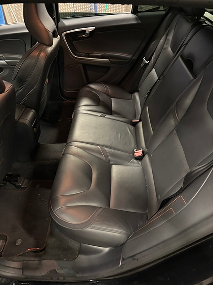Volvo V60 7 of 8
