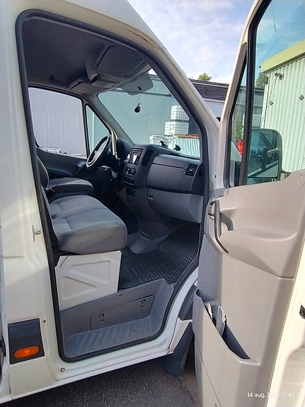 Volkswagen Crafter 35 23 of 28