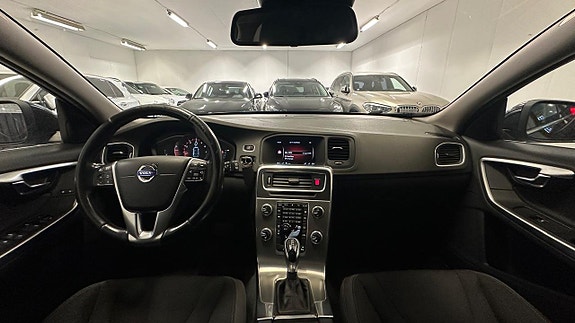 Volvo V60 17 of 28