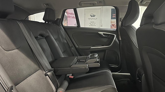 Volvo V60 14 of 28