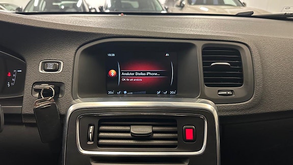 Volvo V60 25 of 28