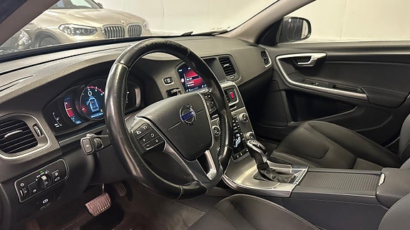 Volvo V60 9 of 28