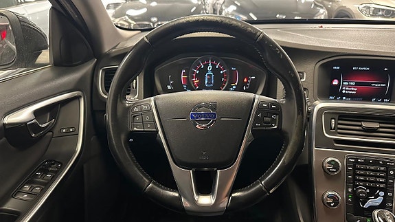 Volvo V60 18 of 28