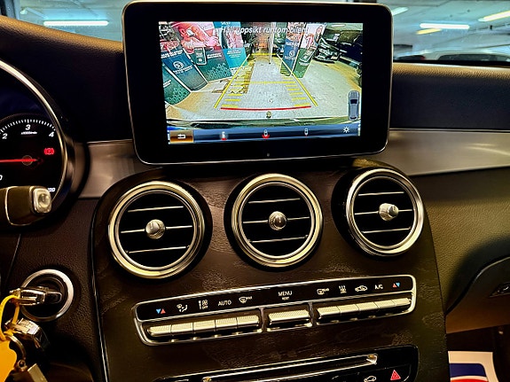 Mercedes-Benz GLC250 10 of 15