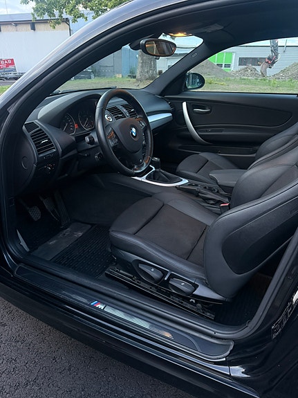 BMW 120i 8 of 9