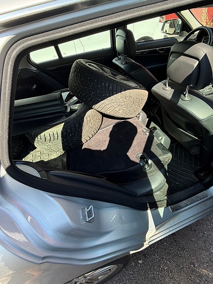 Mercedes-Benz C200 6 of 9