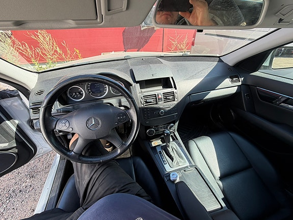 Mercedes-Benz C200 9 of 9