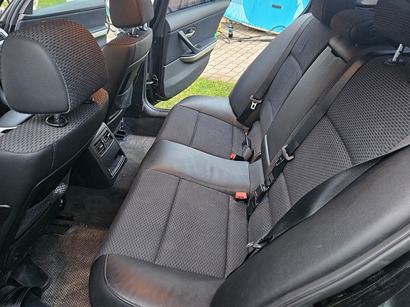 BMW 318d 9 of 13