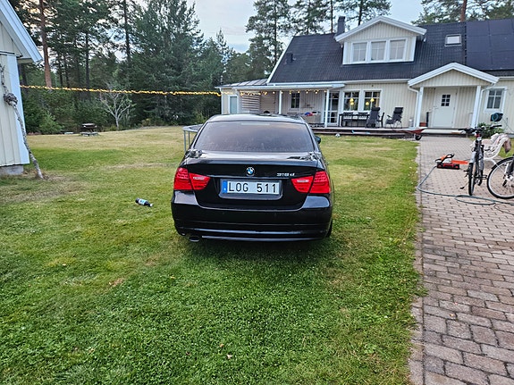 BMW 318d 4 of 13
