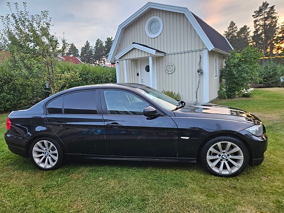 BMW 318d 2 of 13